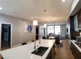 Photo #2: 2067994 Listing