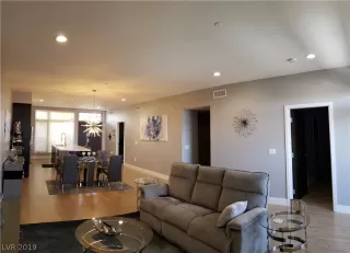 Photo #3: 2067994 Listing