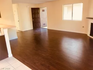 Photo #3: 2068100 Listing