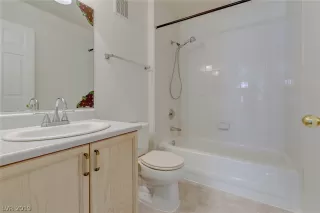 Photo #3: 2068110 Listing