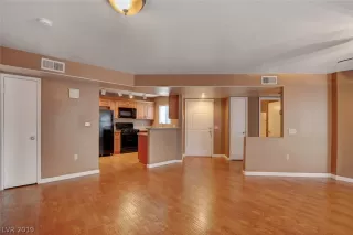 Photo #5: 2068133 Listing 