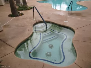 Photo #2: 2068147 Listing