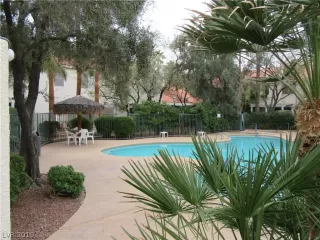 Photo #3: 2068147 Listing