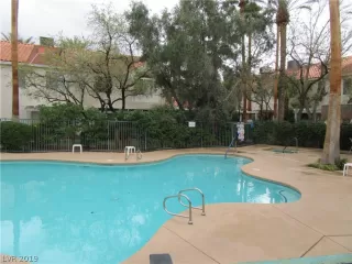 Photo #5: 2068147 Listing