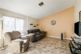 Photo #3: 2068160 Listing