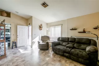 Photo #4: 2068160 Listing