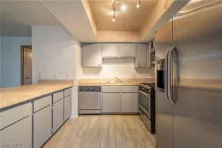 Photo #1: 2068183 Listing 