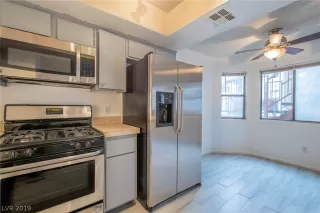 Photo #3: 2068183 Listing 