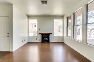 Photo #3: 2068218 Listing