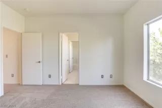 Photo #4: 2068218 Listing