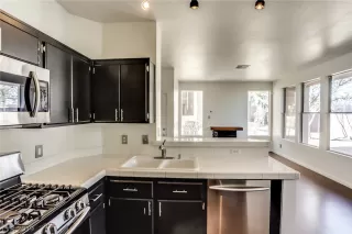 Photo #6: 2068218 Listing