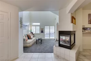 Photo #4: 2068234 Listing