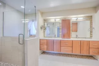 Photo #5: 2068260 Listing 