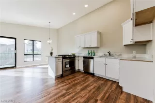 Photo #1: 2068465 Listing 