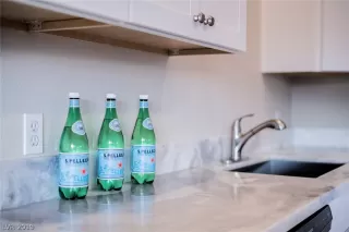 Photo #2: 2068465 Listing 