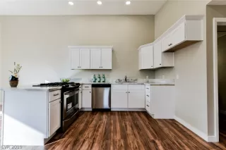 Photo #4: 2068465 Listing 