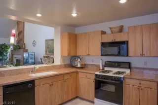 Photo #4: 2068471 Listing