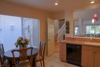 Photo #5: 2068471 Listing