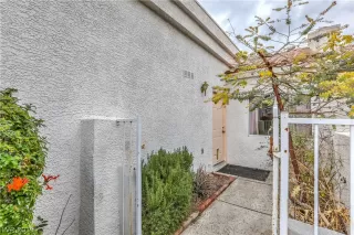 Photo #3: 2068534 Listing 