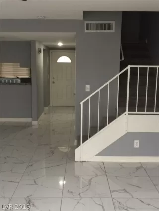 Photo #2: 2068674 Listing