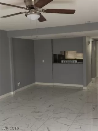 Photo #3: 2068674 Listing