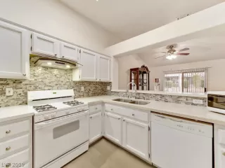 Photo #4: 2068733 Listing 