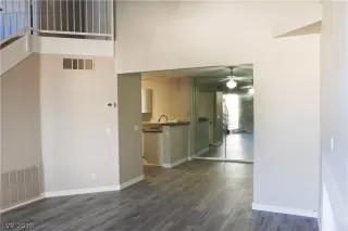 Photo #2: 2068734 Listing