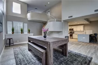 Photo #4: 2068739 Listing