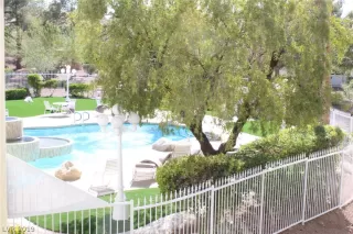 Photo #4: 2068766 Listing 