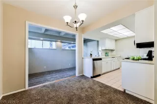 Photo #6: 2068771 Listing