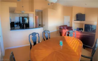 Photo #5: 2068840 Listing