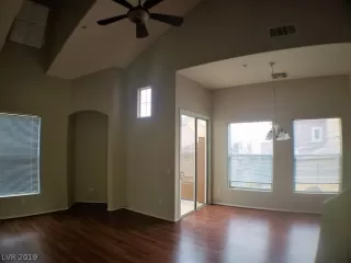 Photo #3: 2068852 Listing