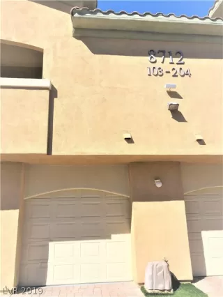 Photo #1: 2068880 Listing 
