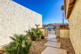 Photo #2: 2068884 Listing