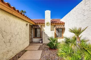 Photo #3: 2068884 Listing