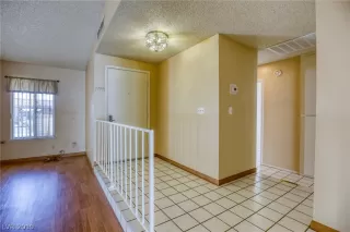 Photo #4: 2068884 Listing