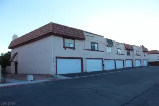 Photo #4: 2068917 Listing