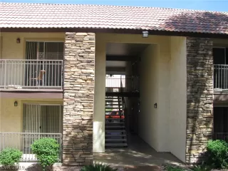 Photo #2: 2068956 Listing