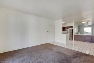 Photo #4: 2068983 Listing