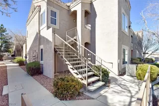 Photo #2: 2068996 Listing 