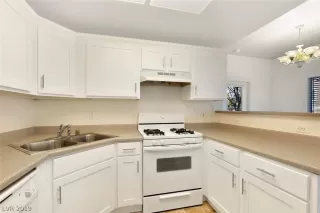 Photo #6: 2068996 Listing 