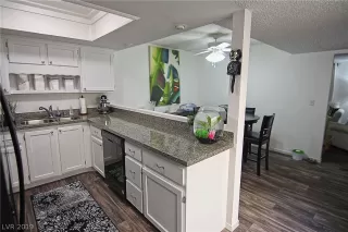 Photo #2: 2069082 Listing 