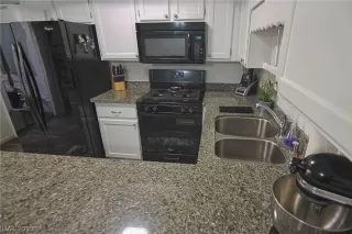 Photo #4: 2069082 Listing 