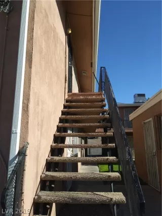 Photo #1: 2069151 Listing 