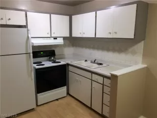 Photo #3: 2069151 Listing 