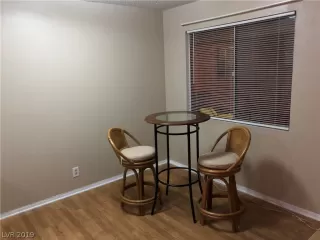 Photo #5: 2069151 Listing 