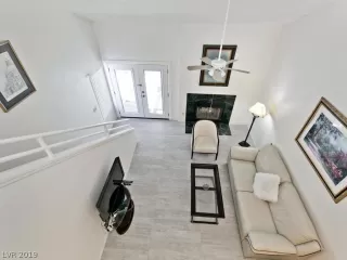 Photo #4: 2069246 Listing