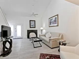 Photo #5: 2069246 Listing