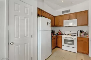 Photo #5: 2069257 Listing