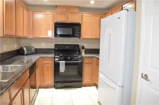 Photo #5: 2069270 Listing